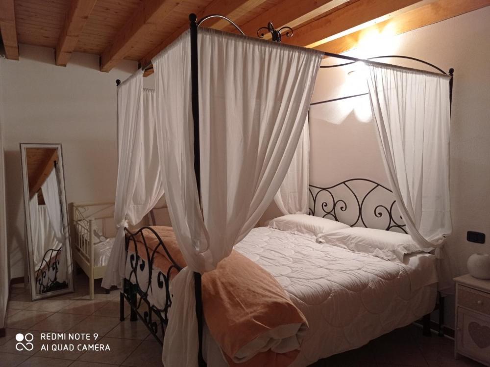 Casa Delle Api Lägenhet Pisogne Exteriör bild
